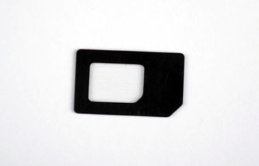 黒い iPhone 5 Nano SIM のアダプター