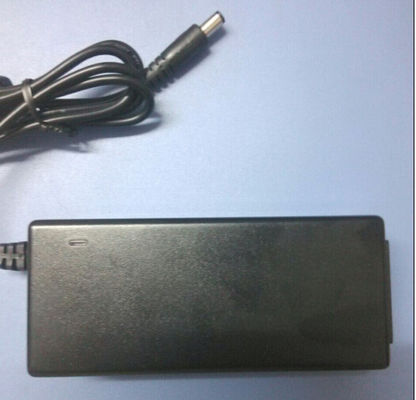 14V4.6A オーディオ・システムのためのデスクトップ力のアダプター IEC320/C14 の入力コネクター