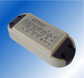 12V DC 1A 12W の一定した電圧は運転者 IP65 EN61000-3-2 ROHS のセリウムを導きました