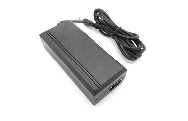 現在/一定した流れ 5.5x2.1mm 上の DC電源のアダプターへの 12V 2A AC