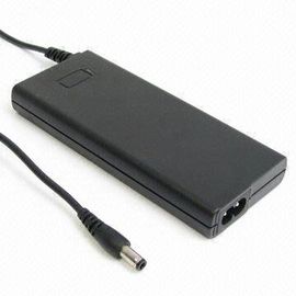 65W 16V - 24V 作り付けの EMI フィルタ KTEC AC アダプターが付いている超薄いシリーズ切換えのアダプター