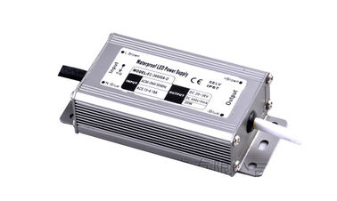 50Hz 切換え力一定した現在の屋外 LED の運転者 600mA 20W の単一の出力