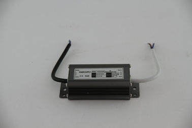 50Hz 切換え力一定した現在の屋外 LED の運転者 600mA 20W の単一の出力