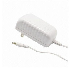 15W 12V 1.5A の普遍的な交流電力のアダプター、壁の台紙のタイプ電源
