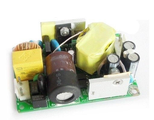 EN61000-3-2 標準的な医学力 Suppies 50W は 15V/2.67A MD50-220S15 を出力しました