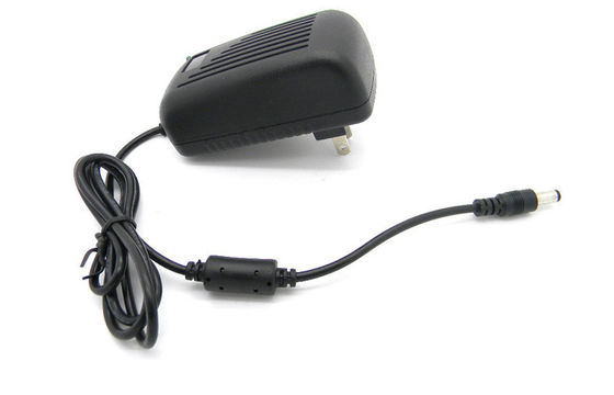 110V ACは証明された米国のプラグのWallmount AC/DC力のアダプター12V 3A ULを入れました