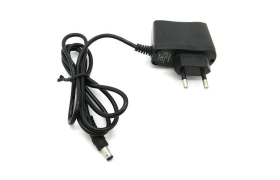 中国の製造者良質5V 1000mAの壁の台紙の電源DCの先端5.5x2.1mm
