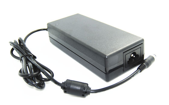 IEC/EN60950 Lenovo AC ラップトップ力のアダプター、3 ピン 90W 15V DC 6A の出力