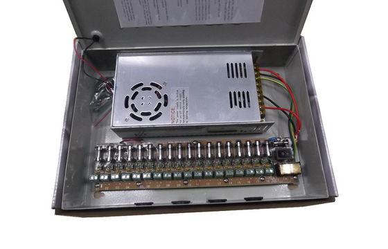 DC12V 30A は CCTV のカメラの電源の配分 18 チャネルを調整しました