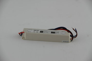 防水単一の出力 20W 一定した電圧 LED 運転者 24V 12V LED の運転者