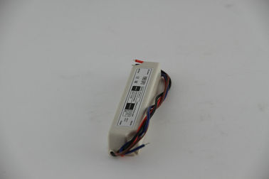 防水単一の出力 20W 一定した電圧 LED 運転者 24V 12V LED の運転者