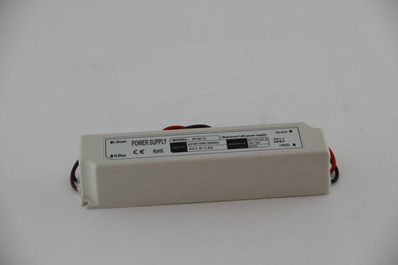 防水 IP67 60W の一定した電圧 LED 運転者 120V AC、隔離されたプラスチック ケース