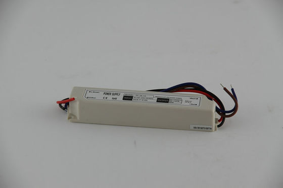 普遍的な AC と防水高い明るさ 12V 20W の一定した電圧 LED 運転者