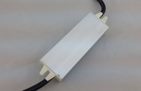 保護一定した電圧 LED 電源 DC12V 20W 屋外ライトをショートさせて下さい