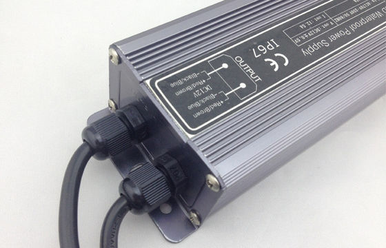 RGB P62.5 LEDの屋外の防水導かれた網目スクリーンの表示DC12V 192W
